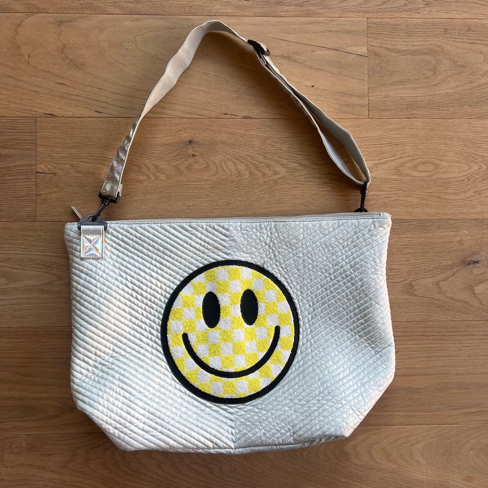 Iscream Tote Shoulder Bag Checkered Smiley Face Chevron Weekender Silver Yellow‎